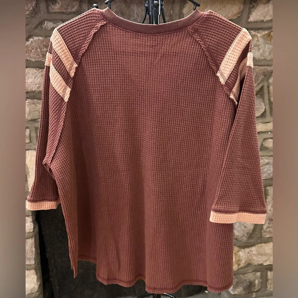 (NWOT) Easel LA Waffle Knit Thermal Top Peace Sign Heart Graphic - Picture 3 of 3